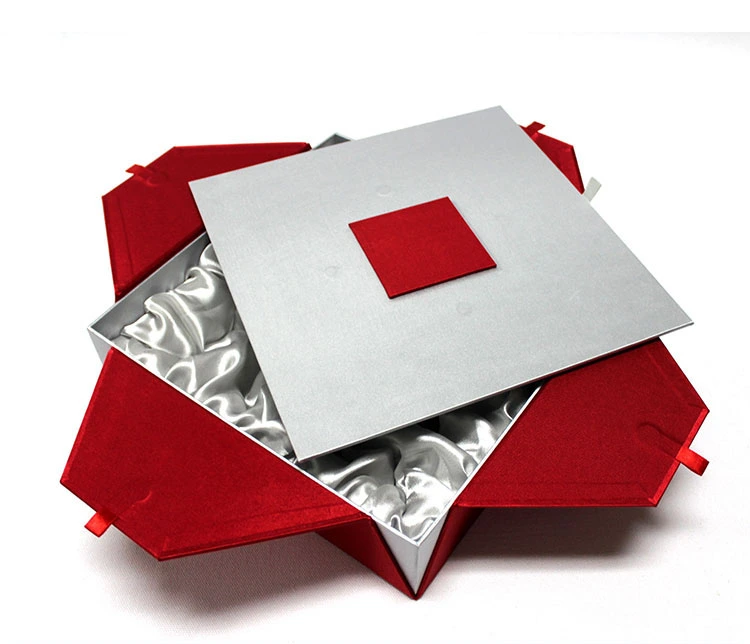 silver diamond shaped creative wine packaging