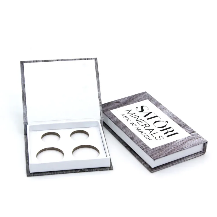 white square box for 2 pairs of lashes